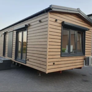 Modernes Mobilheim – Maße 10,5 × 3,8 m